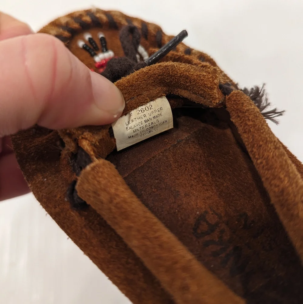 MINNETONKA kids beaded brown leather moccasins size 10